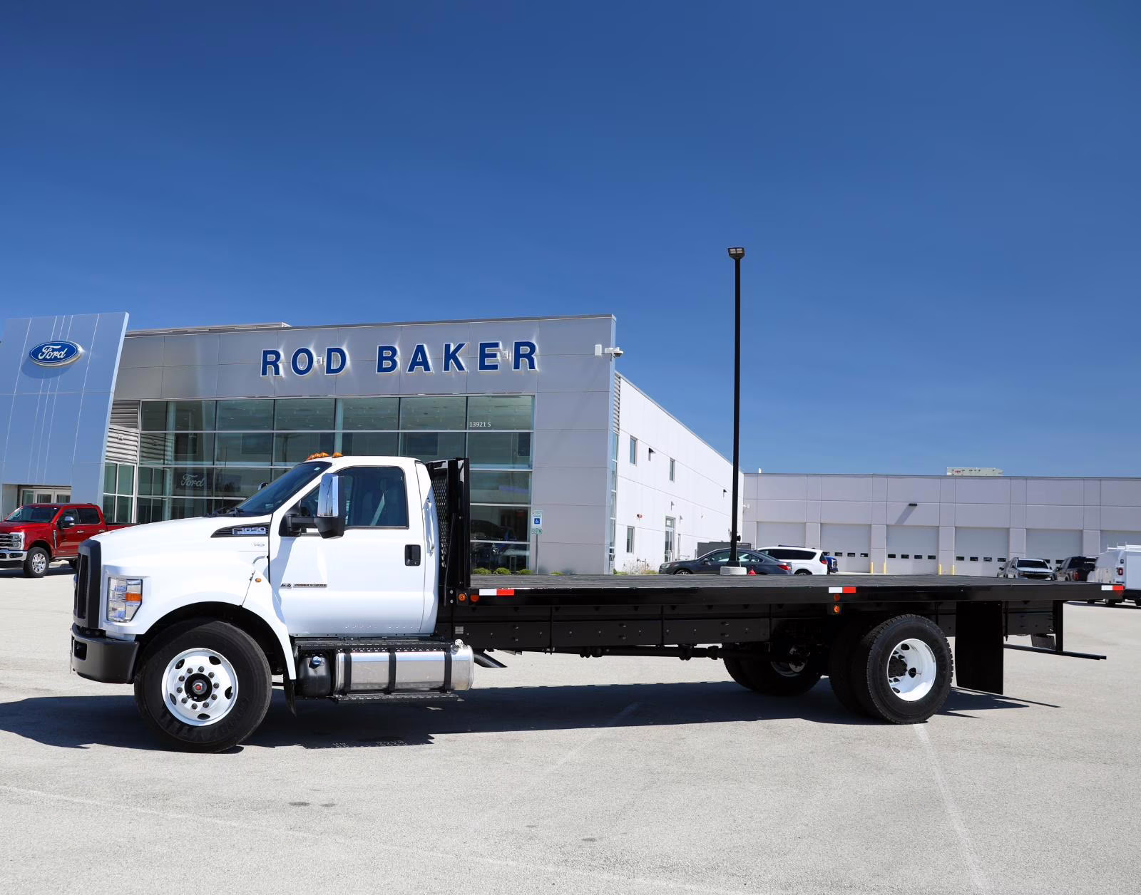 2027 Oxford White Ford F-650 Straight Frame Base RWD Truck