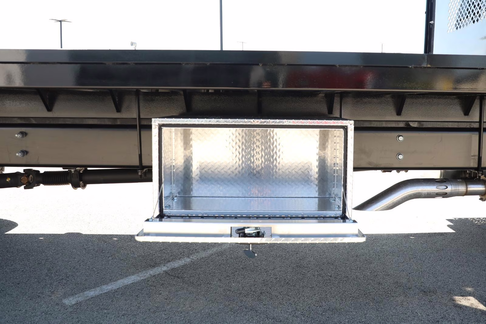 2027 Oxford White Ford F-650 Straight Frame Base RWD Truck