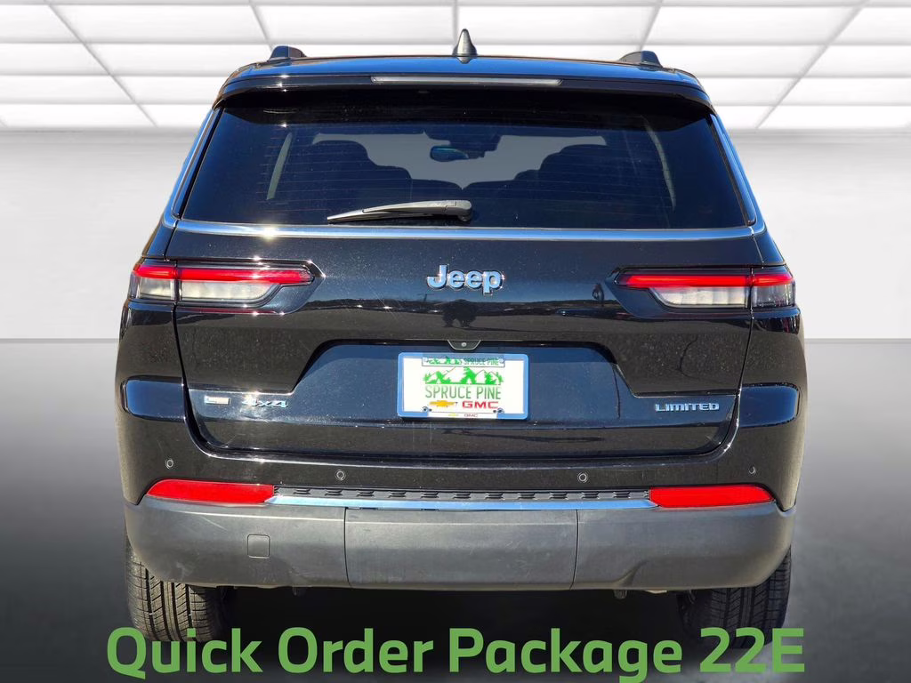2021 Diamond Black Crystal Pearlcoat Jeep Grand Cherokee L Limited 4X4 SUV
