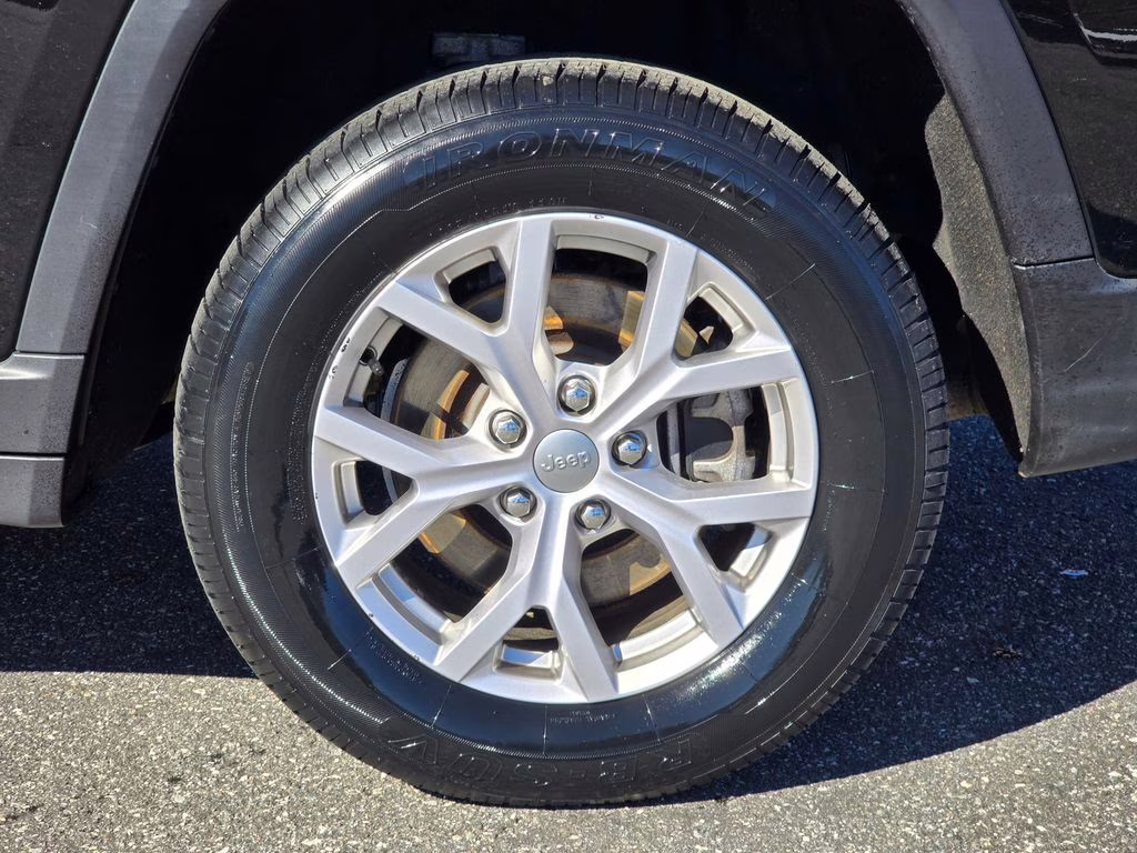 2021 Diamond Black Crystal Pearlcoat Jeep Grand Cherokee L Limited 4X4 SUV