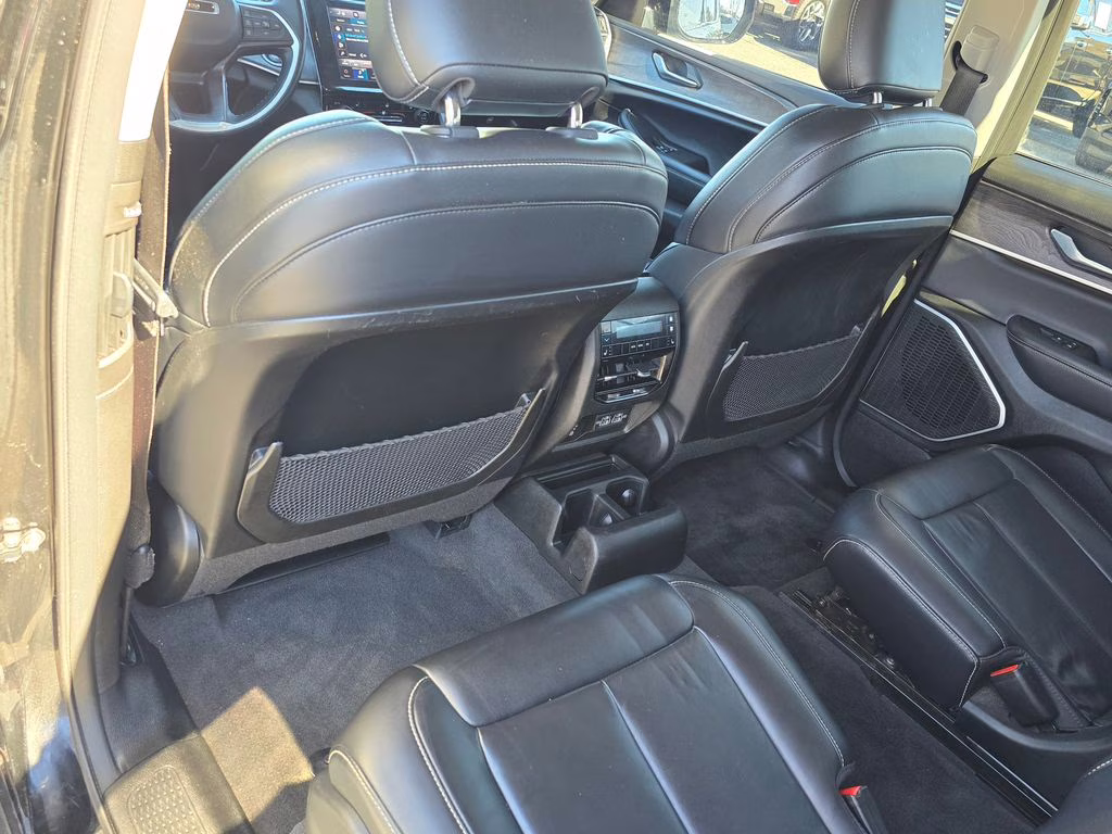 2021 Diamond Black Crystal Pearlcoat Jeep Grand Cherokee L Limited 4X4 SUV