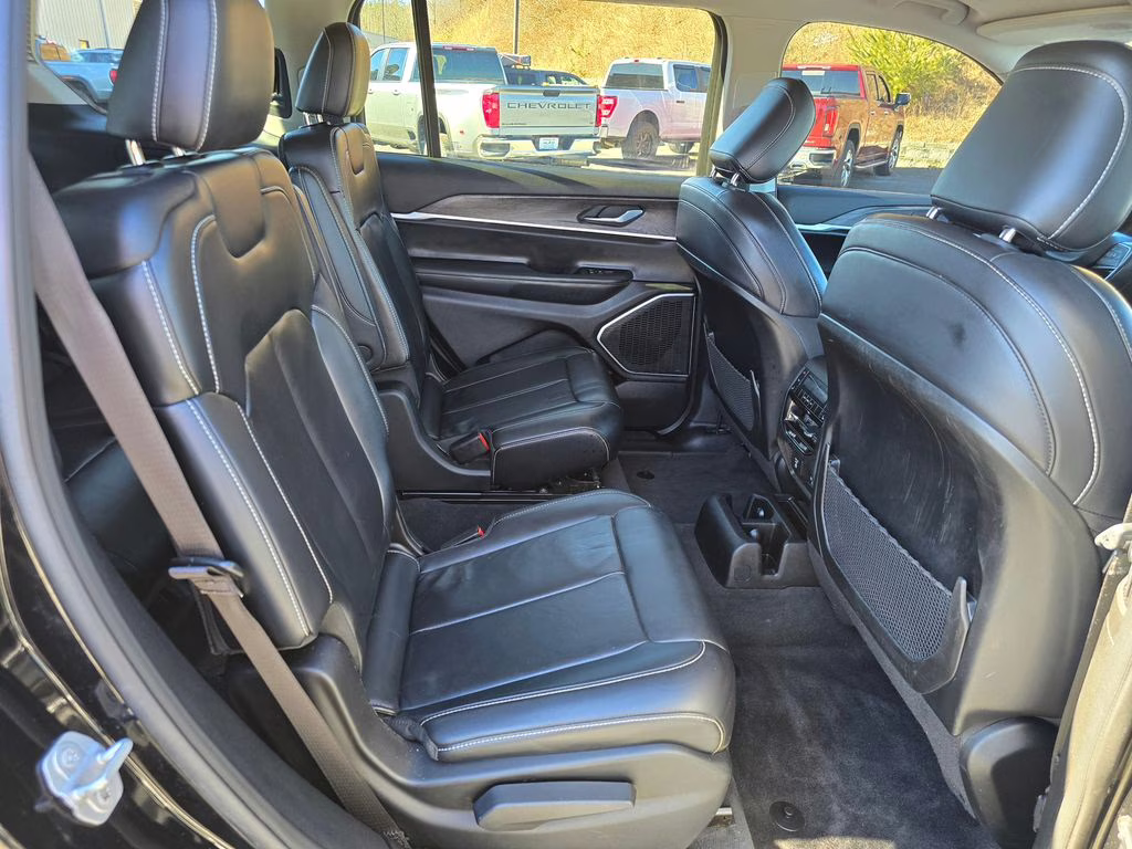 2021 Diamond Black Crystal Pearlcoat Jeep Grand Cherokee L Limited 4X4 SUV