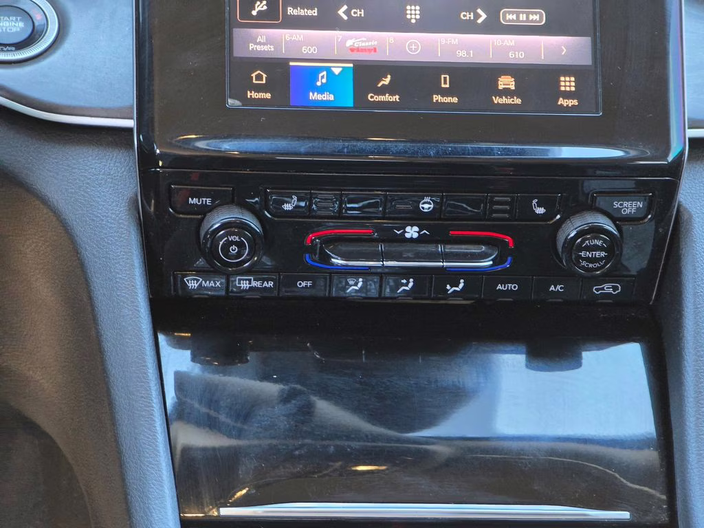 2021 Diamond Black Crystal Pearlcoat Jeep Grand Cherokee L Limited 4X4 SUV