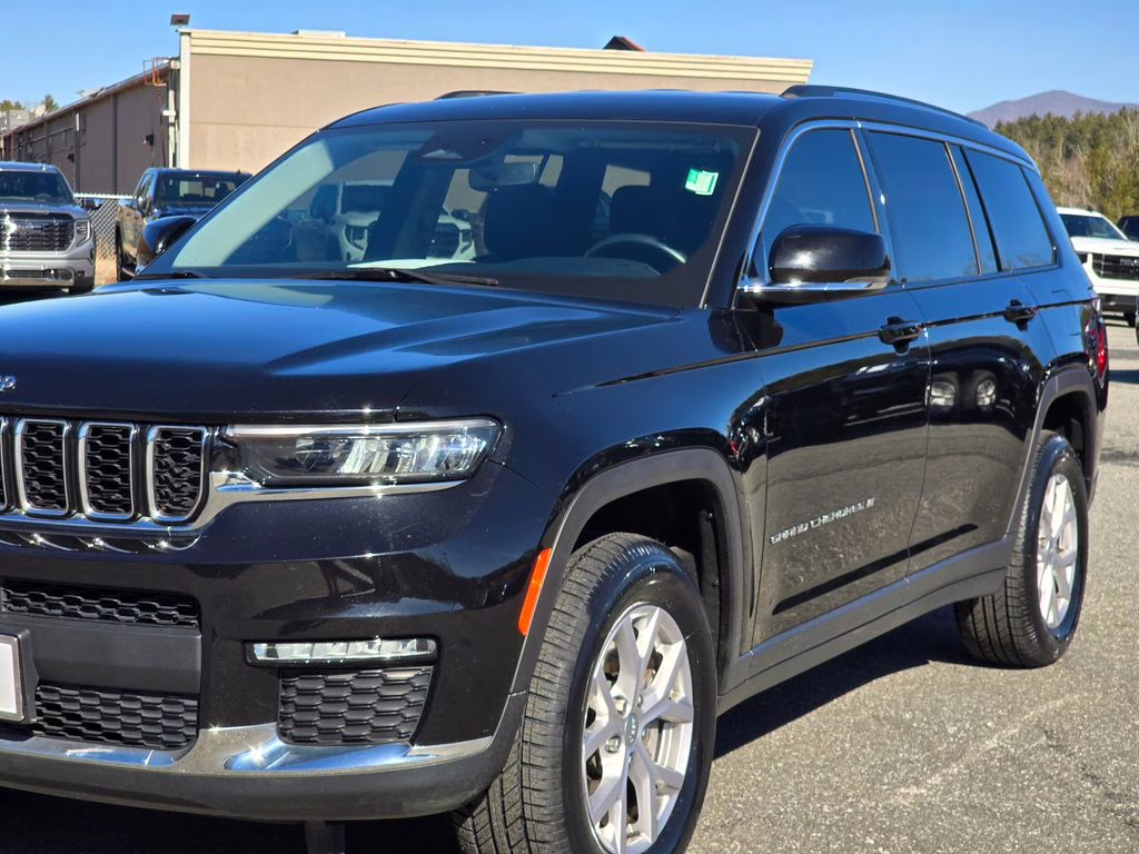 2021 Diamond Black Crystal Pearlcoat Jeep Grand Cherokee L Limited 4X4 SUV