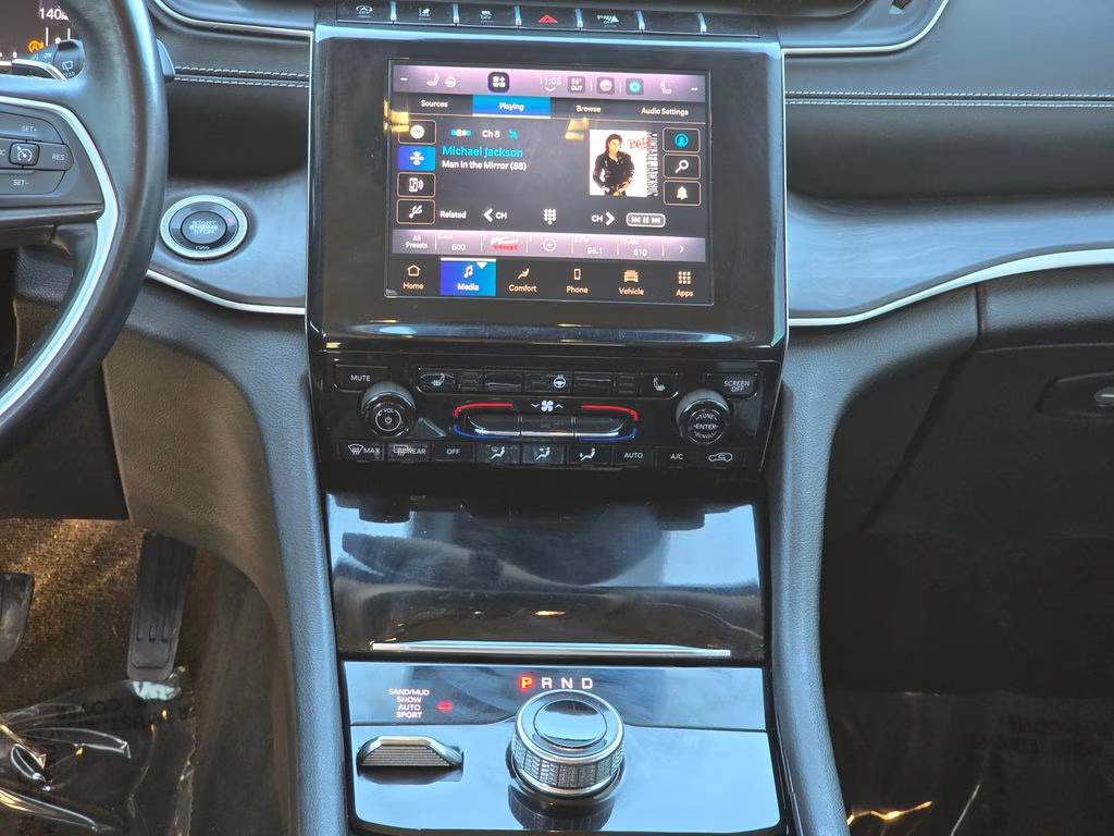 2021 Diamond Black Crystal Pearlcoat Jeep Grand Cherokee L Limited 4X4 SUV