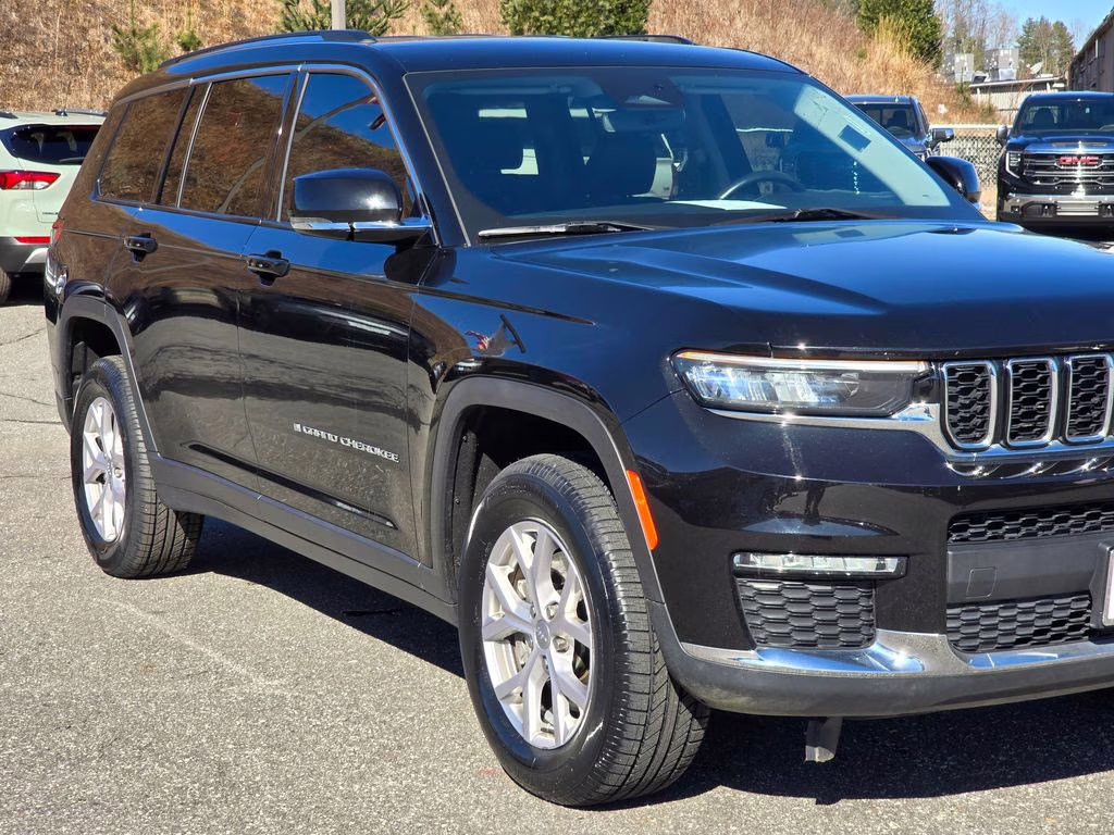 2021 Diamond Black Crystal Pearlcoat Jeep Grand Cherokee L Limited 4X4 SUV