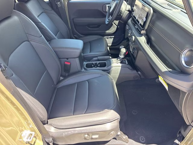 2026 41 Jeep Gladiator Sahara 4X4 Truck