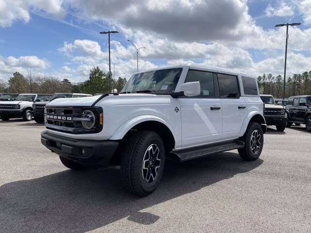 2026 Oxford White Ford Bronco Outer Banks 4X4 SUV