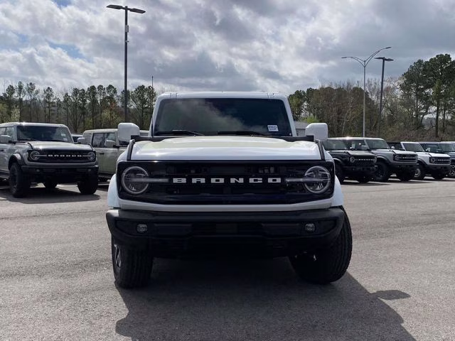 2026 Oxford White Ford Bronco Outer Banks 4X4 SUV