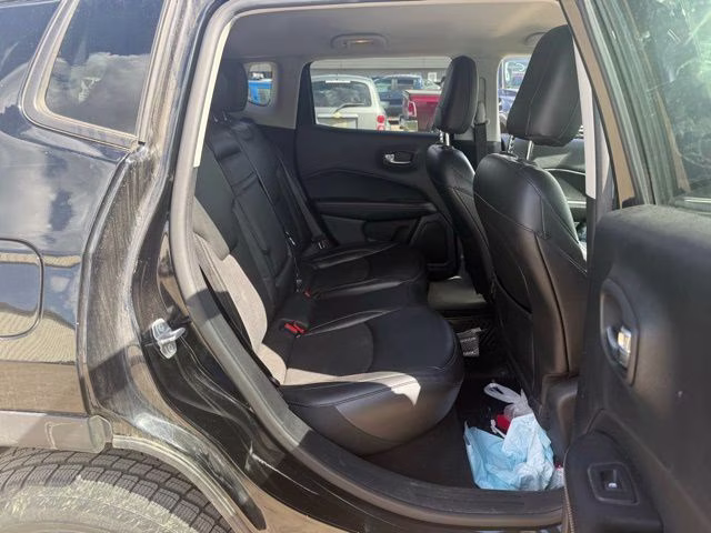 2019 Diamond Black Crystal Pearlcoat Jeep Compass Latitude 4X4 SUV