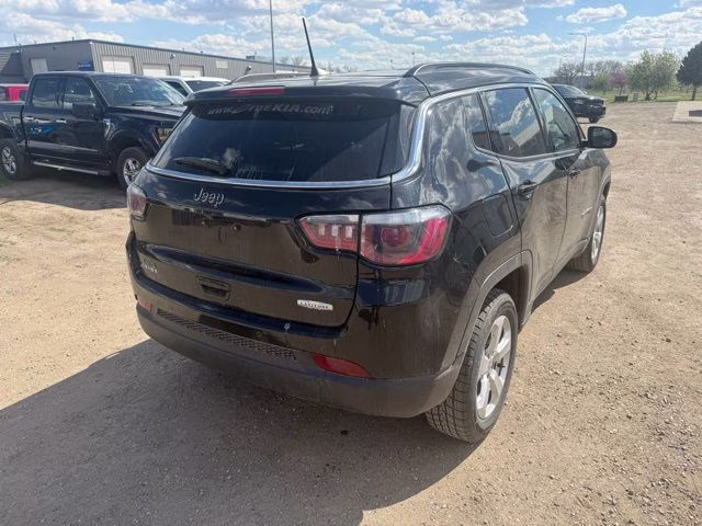 2019 Diamond Black Crystal Pearlcoat Jeep Compass Latitude 4X4 SUV