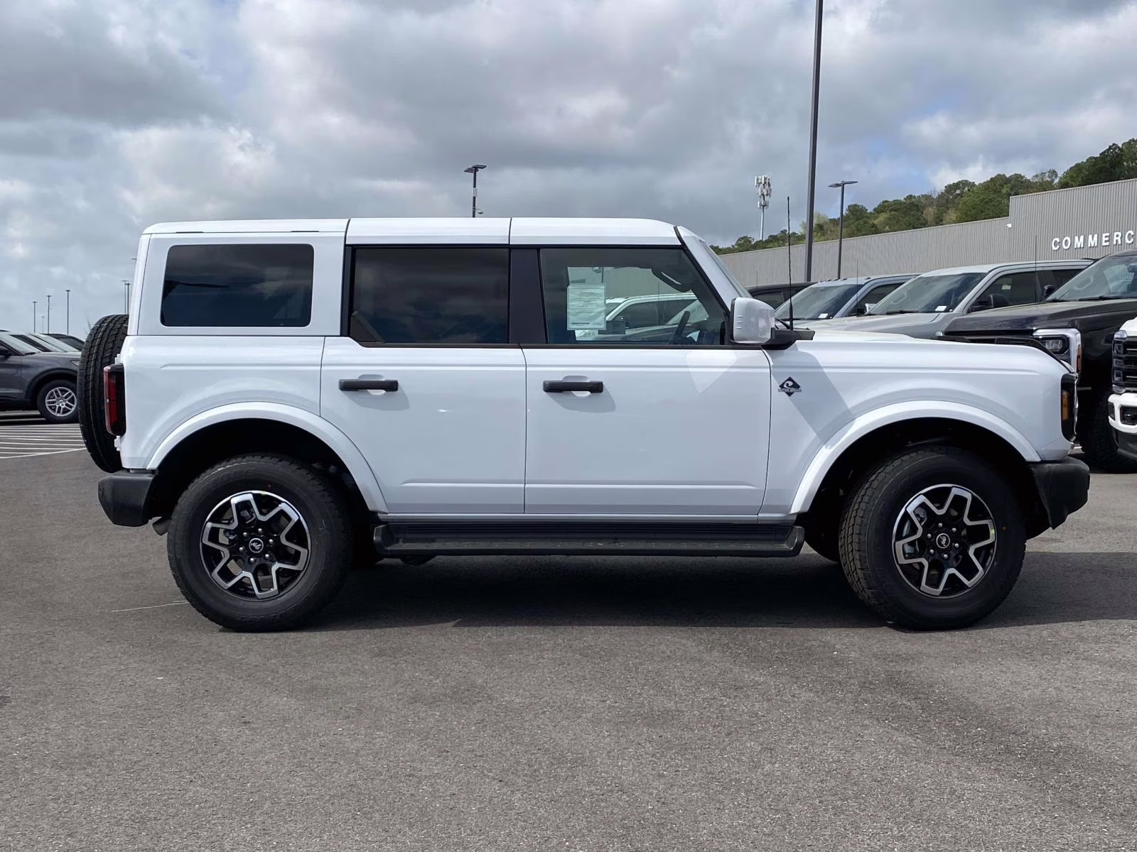 2026 Oxford White Ford Bronco Outer Banks 4X4 SUV