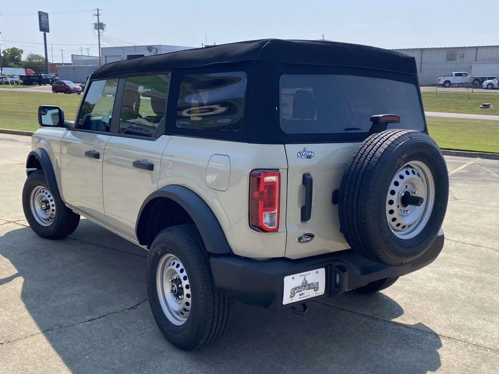 2025 Desert Sand Ford Bronco Base 4X4 SUV