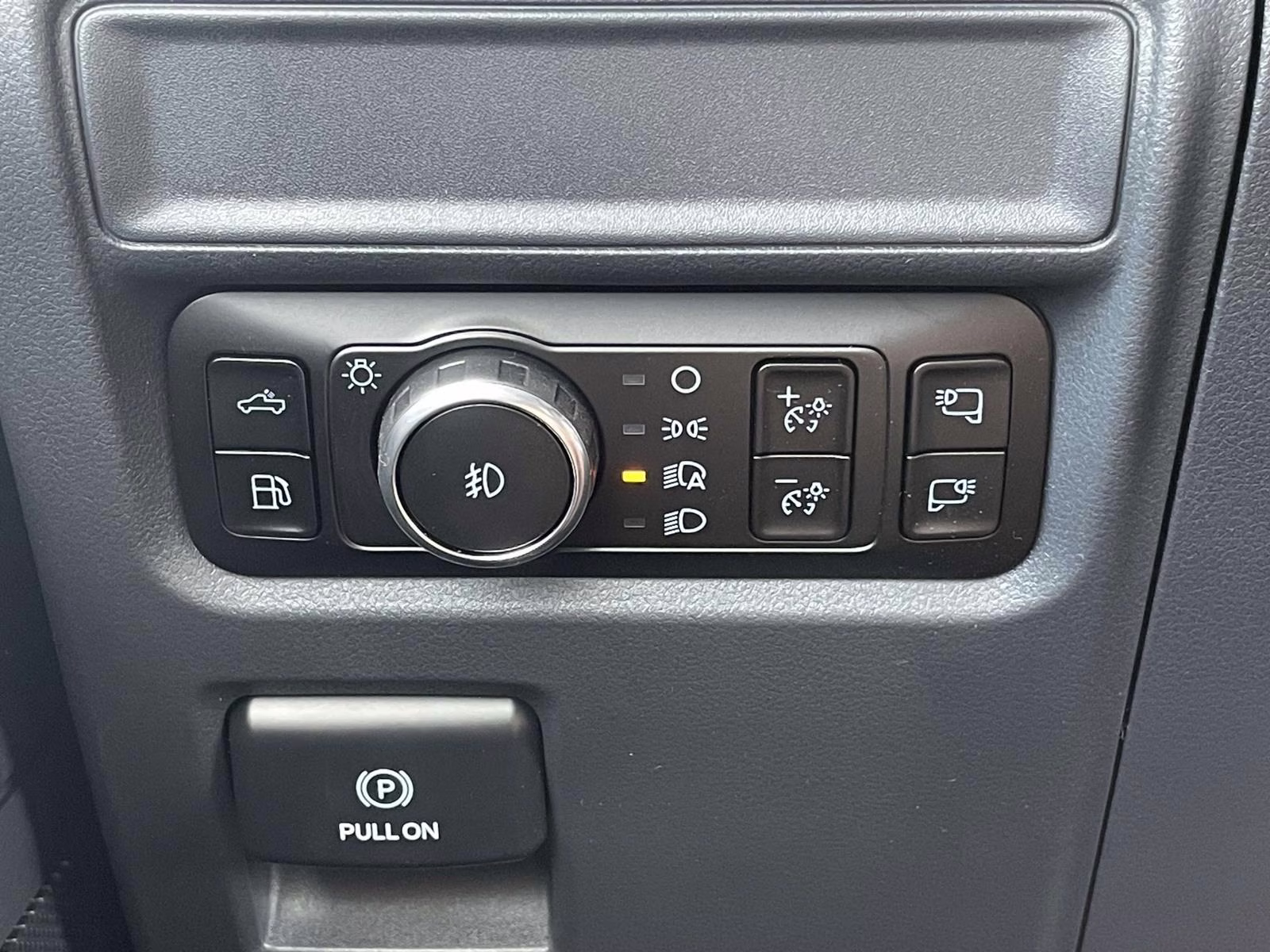 2025 Iconic Silver Metallic Ford F-150 XLT 4X4 Truck