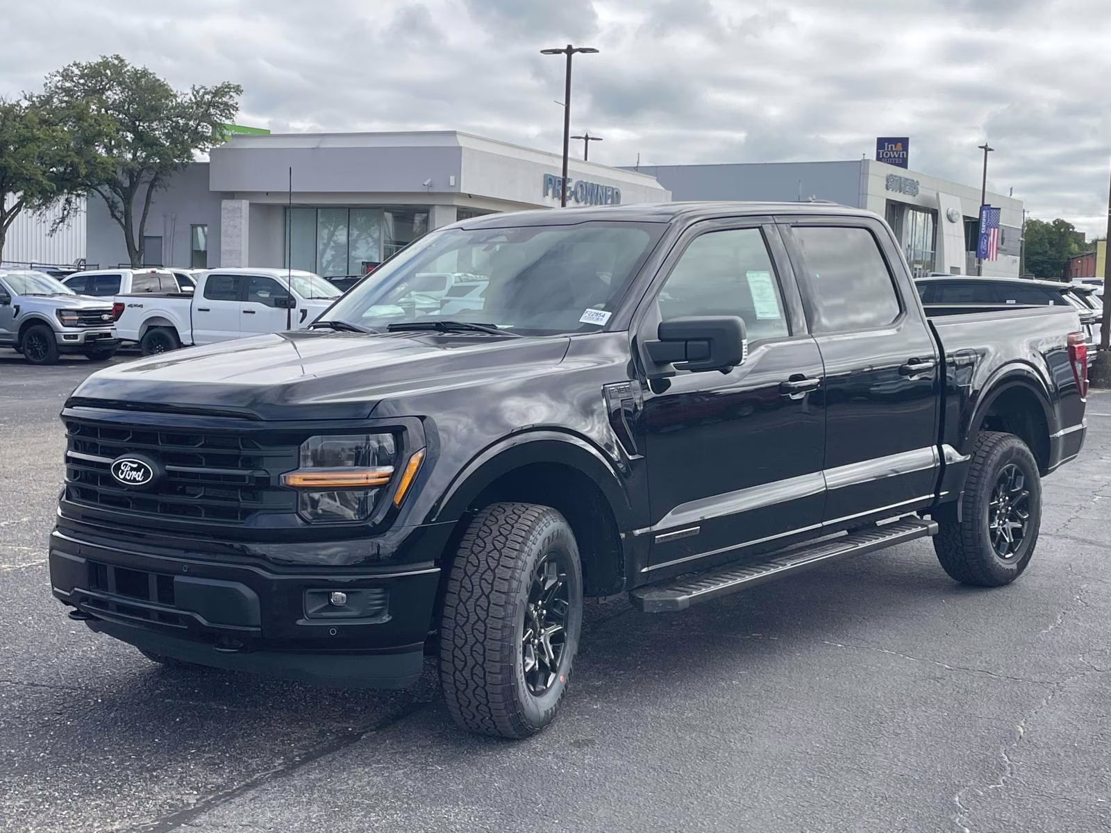 2025 Agate Black Metallic Ford F-150 XLT 4X4 Truck