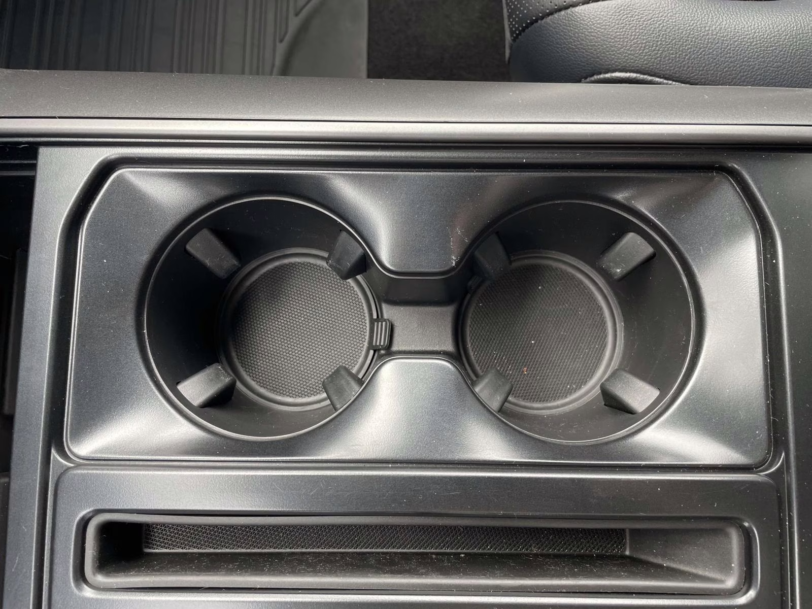 2025 Oxford White Ford F-150 Lariat 4X4 Truck