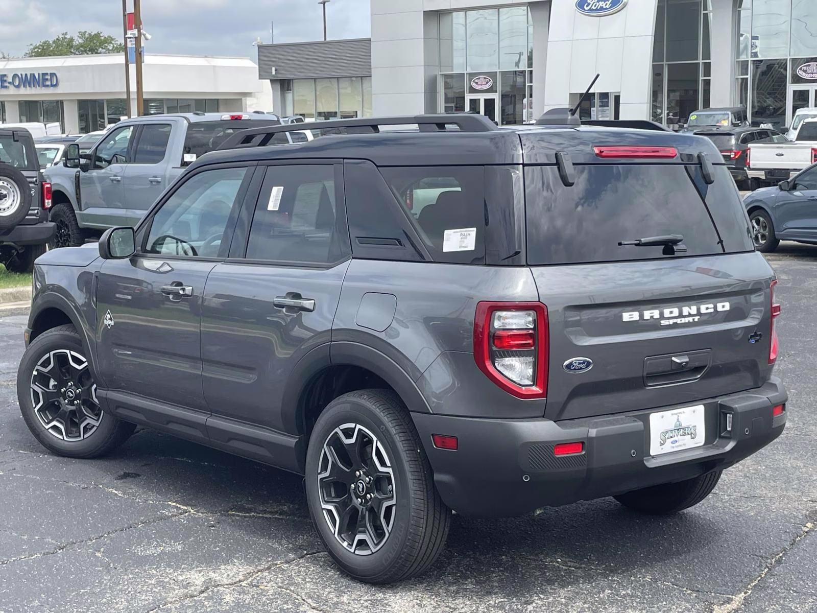 2025 Gray Metallic Ford Bronco Sport Outer Banks 4X4 SUV