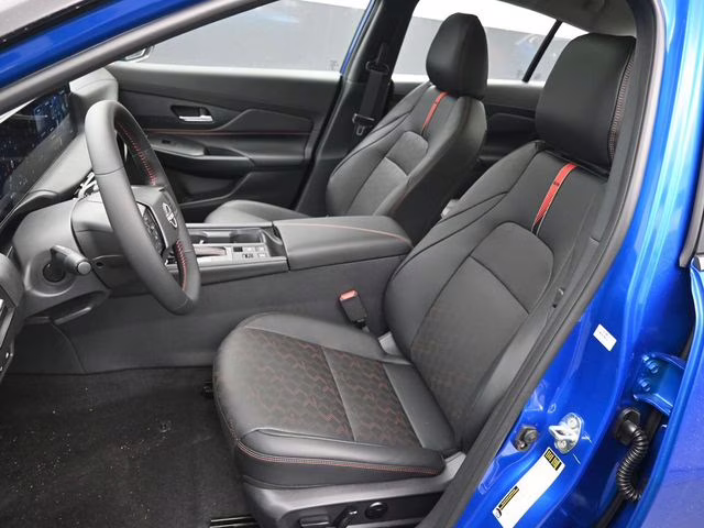 2026 Bluestone Pearl/Super Blk Nissan Sentra SR FWD Sedan