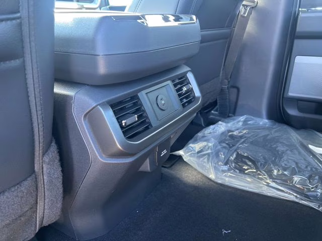 2026 Avalanche Ford F-150 Lariat 4X4 Truck