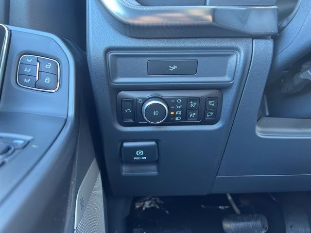 2026 Avalanche Ford F-150 Lariat 4X4 Truck