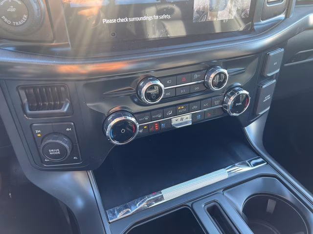 2026 Avalanche Ford F-150 Lariat 4X4 Truck