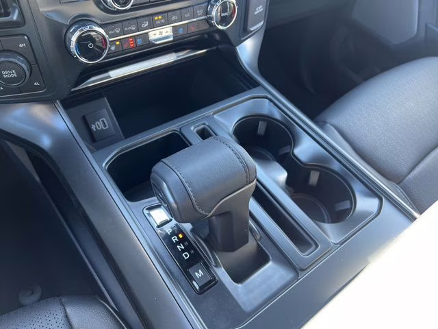 2026 Avalanche Ford F-150 Lariat 4X4 Truck