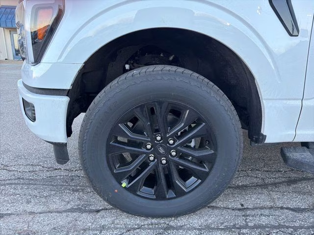 2026 Oxford White Ford F-150 Lariat 4X4 Truck