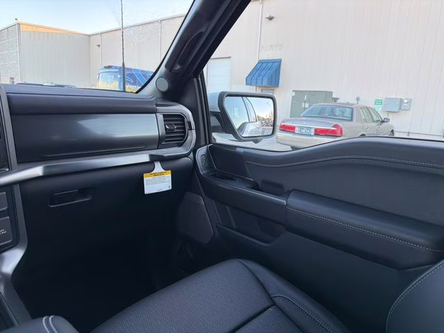 2026 Oxford White Ford F-150 Lariat 4X4 Truck