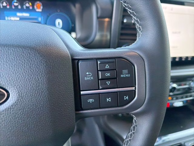 2026 Oxford White Ford F-150 Lariat 4X4 Truck