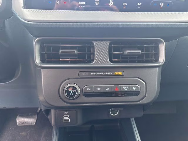 2026 Space White Metallic Ford Maverick XL AWD Truck