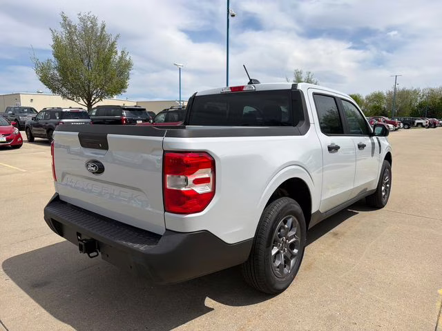 2026 Space White Metallic Ford Maverick XLT AWD Truck