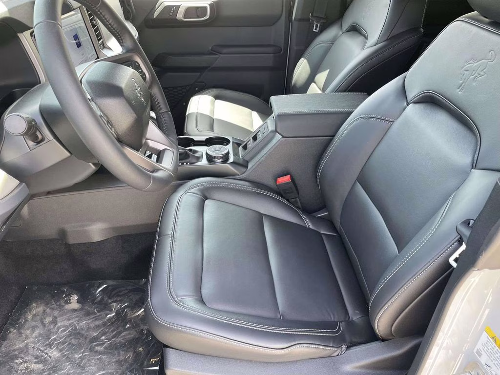 2026 Avalanche Ford Bronco Outer Banks 4X4 SUV