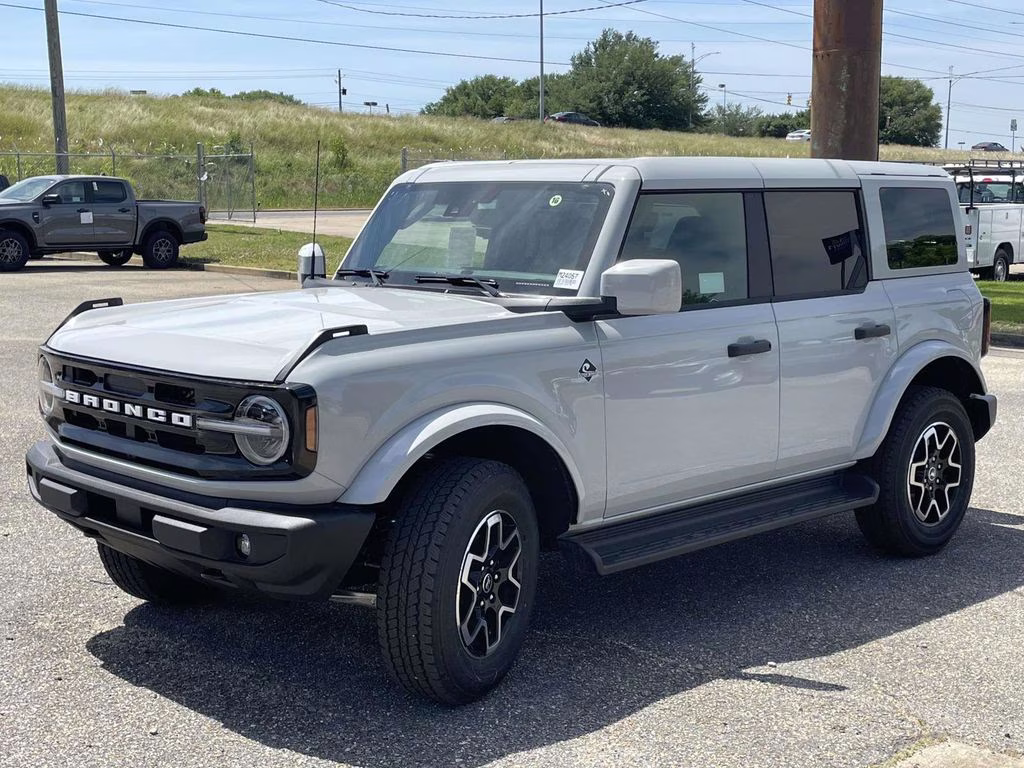 2026 Avalanche Ford Bronco Outer Banks 4X4 SUV