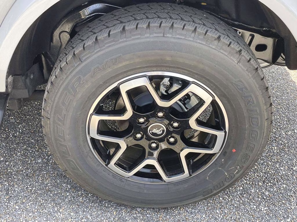 2026 Avalanche Ford Bronco Outer Banks 4X4 SUV