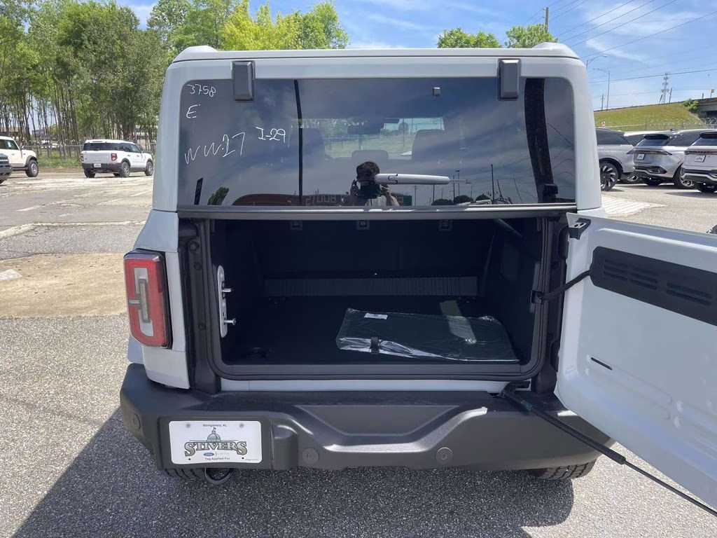 2026 Avalanche Ford Bronco Outer Banks 4X4 SUV