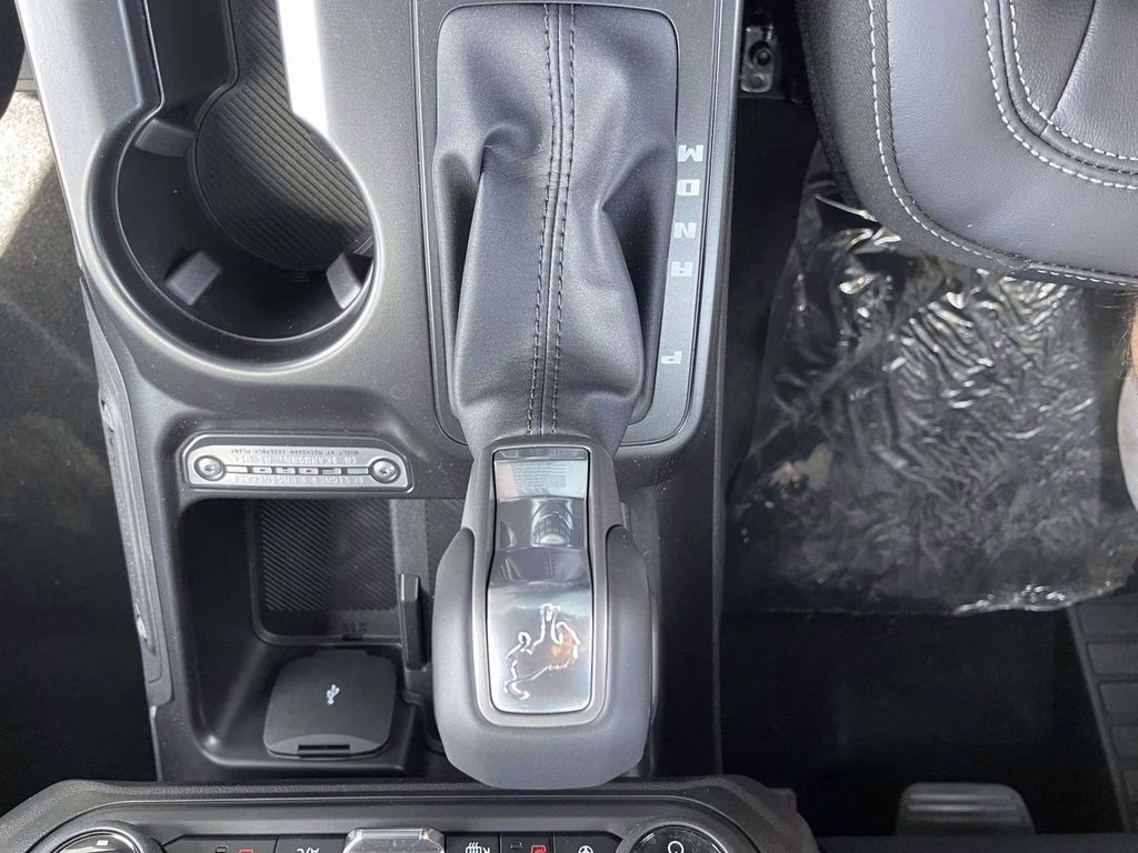 2026 Avalanche Ford Bronco Outer Banks 4X4 SUV