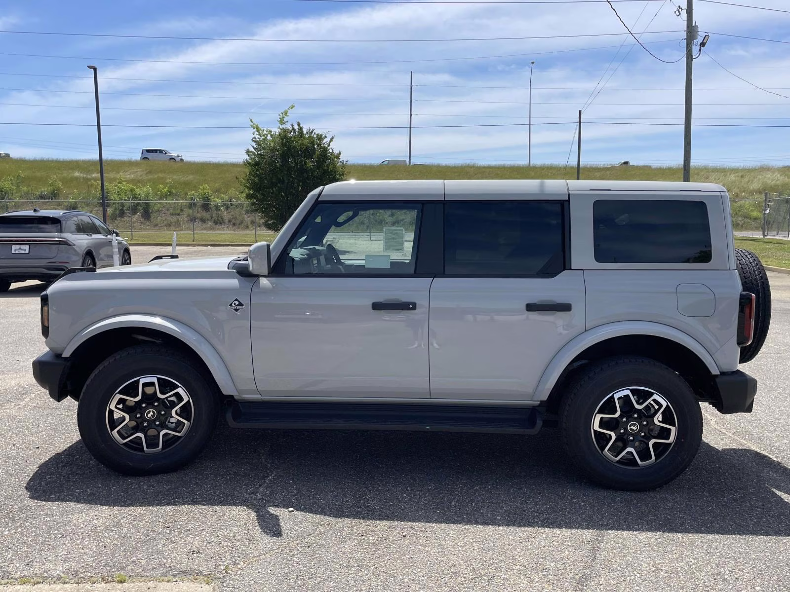 2026 Avalanche Ford Bronco Outer Banks 4X4 SUV
