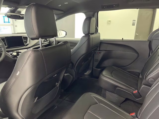 2026 Bright White Clearcoat Chrysler Pacifica Select AWD Van