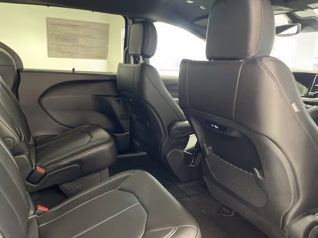 2026 Bright White Clearcoat Chrysler Pacifica Select AWD Van