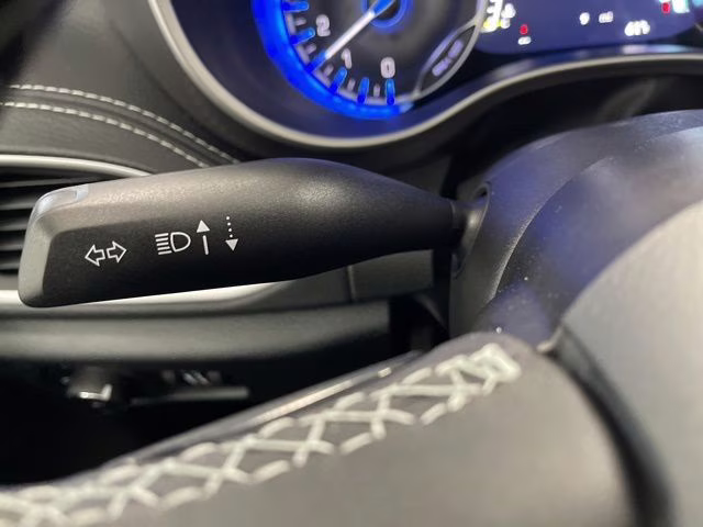 2026 Bright White Clearcoat Chrysler Pacifica Select AWD Van