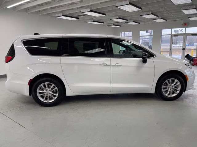 2026 Bright White Clearcoat Chrysler Pacifica Select AWD Van