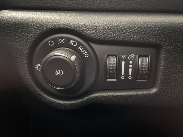 2026 Bright White Clearcoat Chrysler Pacifica Select AWD Van