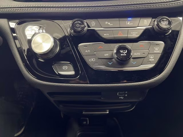 2026 Bright White Clearcoat Chrysler Pacifica Select AWD Van