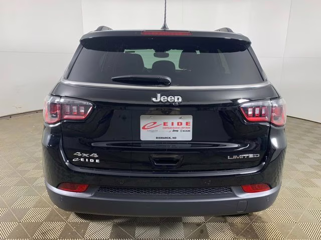 2026 Diamond Black Crystal Pearlcoat Jeep Compass Limited 4X4 SUV