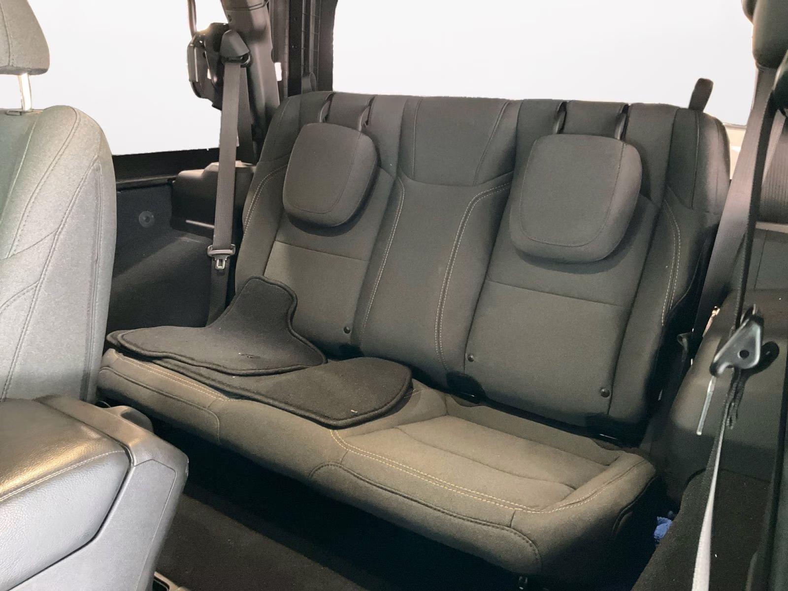 2024 Granite Crystal Metallic Clearcoat Jeep Wrangler Sport S 4X4 SUV