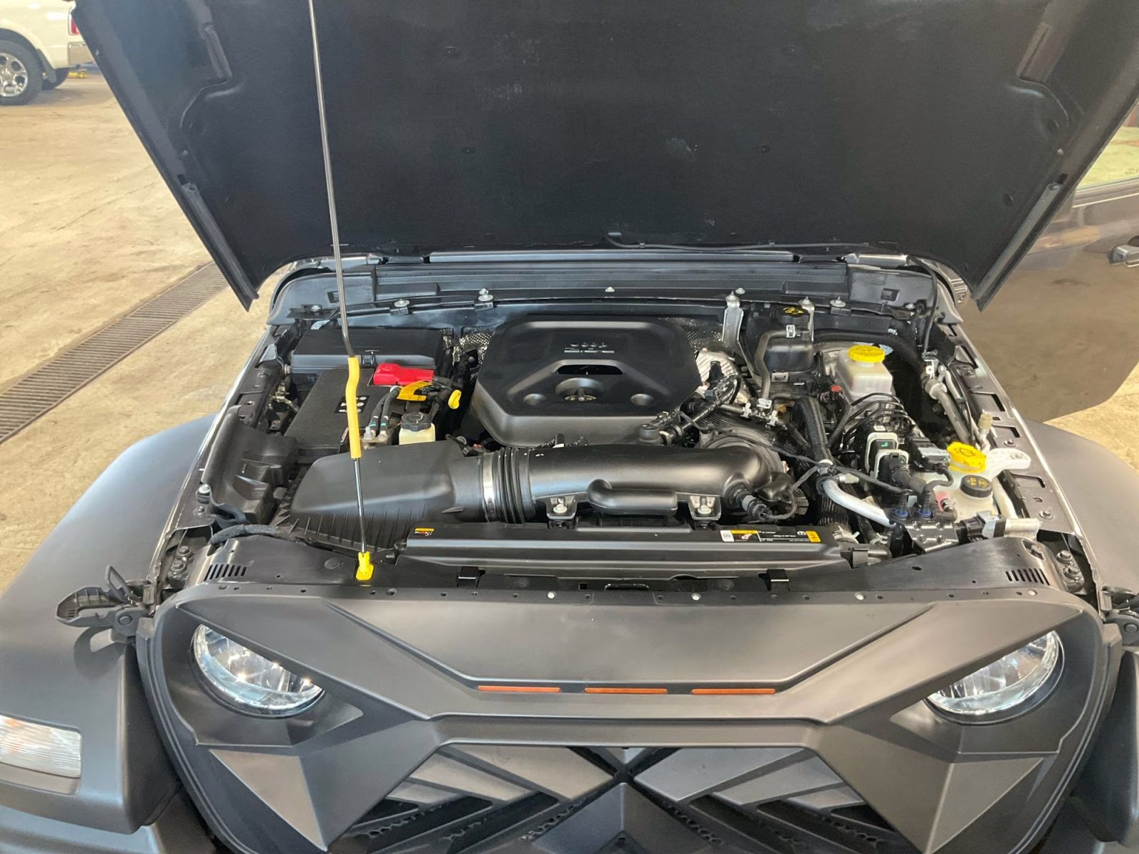 2024 Granite Crystal Metallic Clearcoat Jeep Wrangler Sport S 4X4 SUV