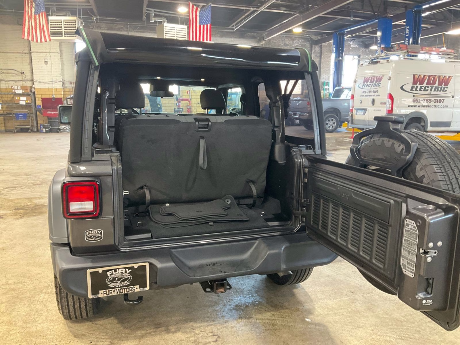 2024 Granite Crystal Metallic Clearcoat Jeep Wrangler Sport S 4X4 SUV