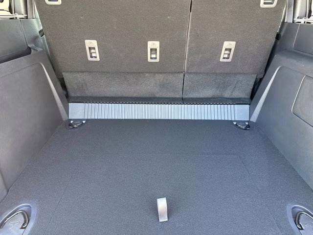 2026 Oxford White Ford Bronco Badlands 4X4 SUV