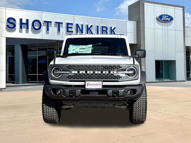2026 Oxford White Ford Bronco Badlands 4X4 SUV