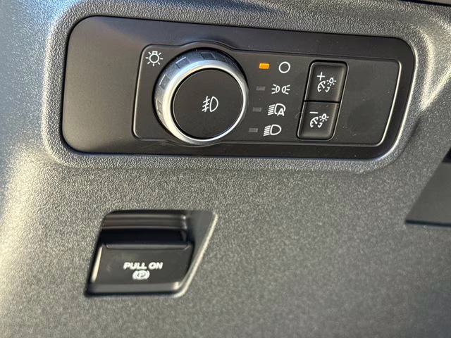 2026 Oxford White Ford Bronco Badlands 4X4 SUV